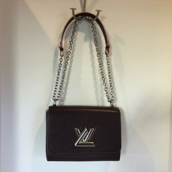 Brand NEW - LouisVuitton Cross Body Bag - Picture 1 of 8